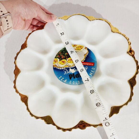 Vtg Anchor Hocking Milk Glass Deviled Egg Plate 22K Gold Trim Scalloped Edge - Picture 7 of 7